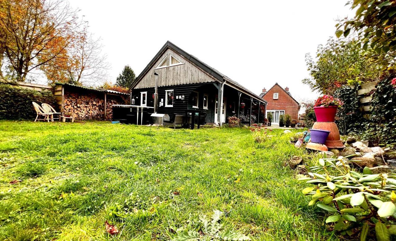 Het Wierhuis Pieterburen Bagian luar foto